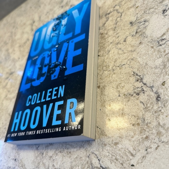 Colleen Hoover - Ugly Love - a novel‎ - Picture 2 of 3